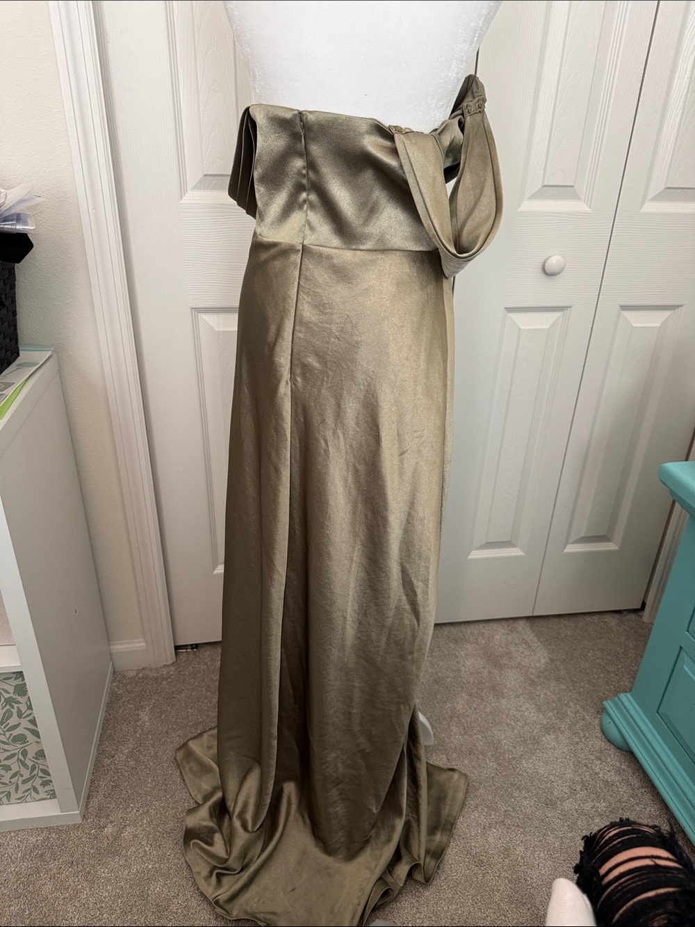Birdy Grey Mia Dress
Shiny Satin Moss Green - Picture 10 of 12